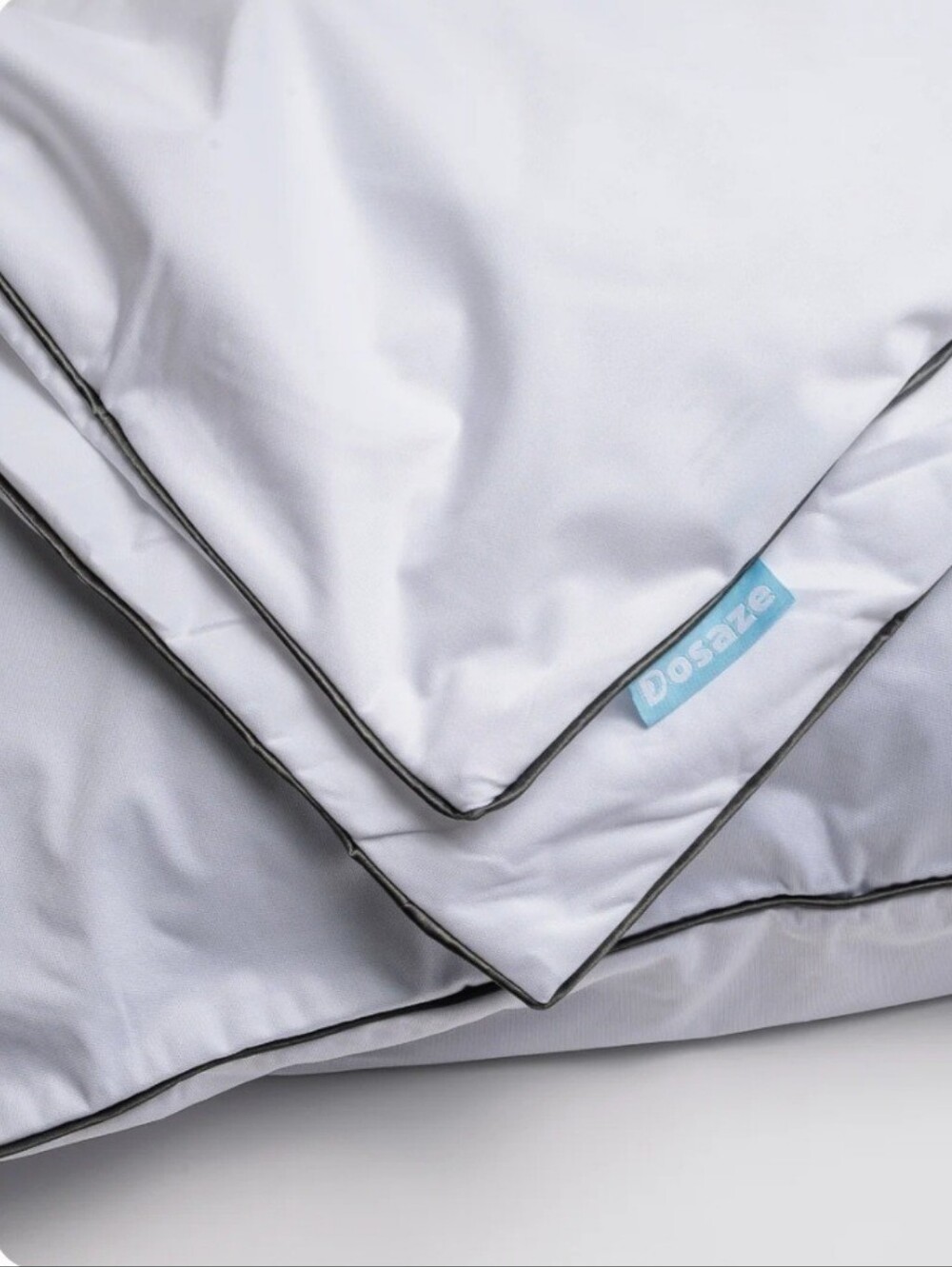 NWOT ~ Dosaze Silver Infused Cooling Pillow Protector (1) Size ~  Queen